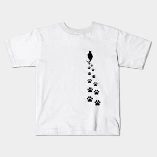 CAT IN POCKET LEFT FOOTPRINTS Kids T-Shirt